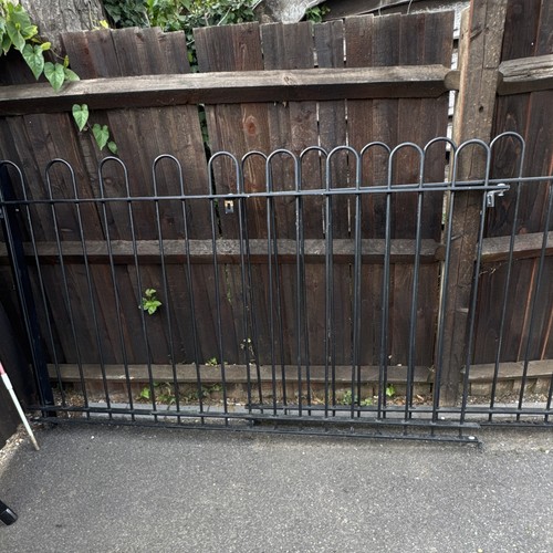 Black metal pedestrian - black, garden